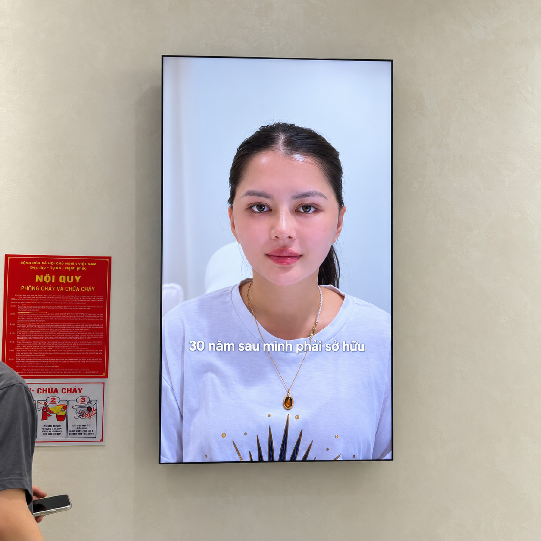 55-Inch Ultra-Slim Bezel Wall-Mounted Digital Signage Preview