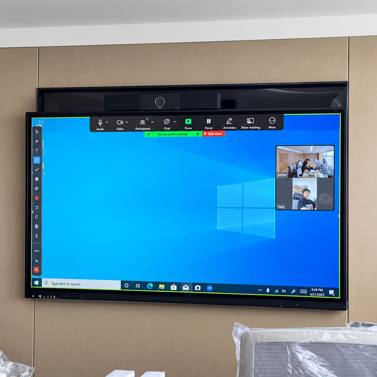 55-Inch Interactive Flat Panel Display Commercial Application and Deployment Scenario